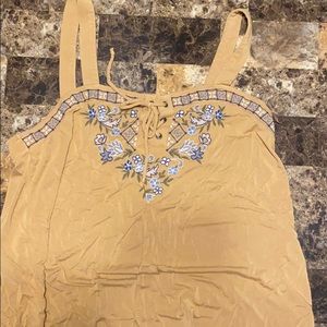 this is an american eagle top. never worn.